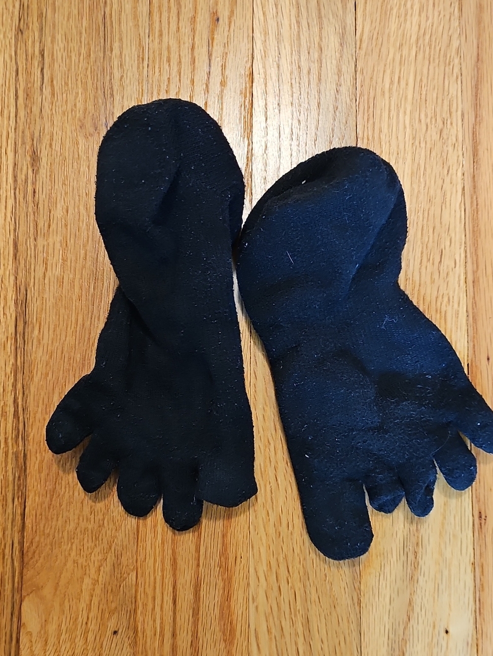 Injinji Black Toe Socks - 3 Pairs - Picture 5 of 9